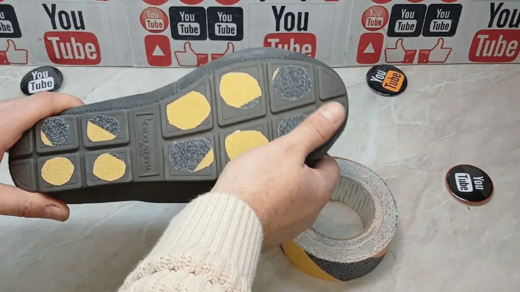 Biały nalot na podeszwie: Wiejski trik na lód w 2026