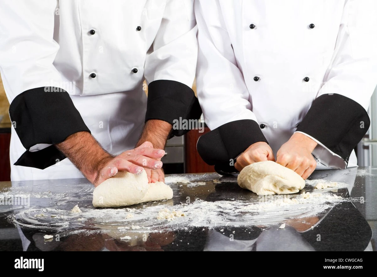Dlaczego cukiernik brytyjskiej rodziny królewskiej dodaje lód do ciasta na babkę - image 1
