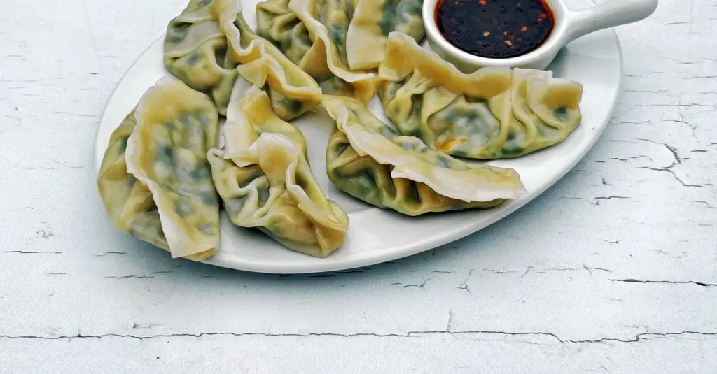 Dlaczego doświadczeni kucharze zawsze lepią pierożki w kształcie złotych samorodków