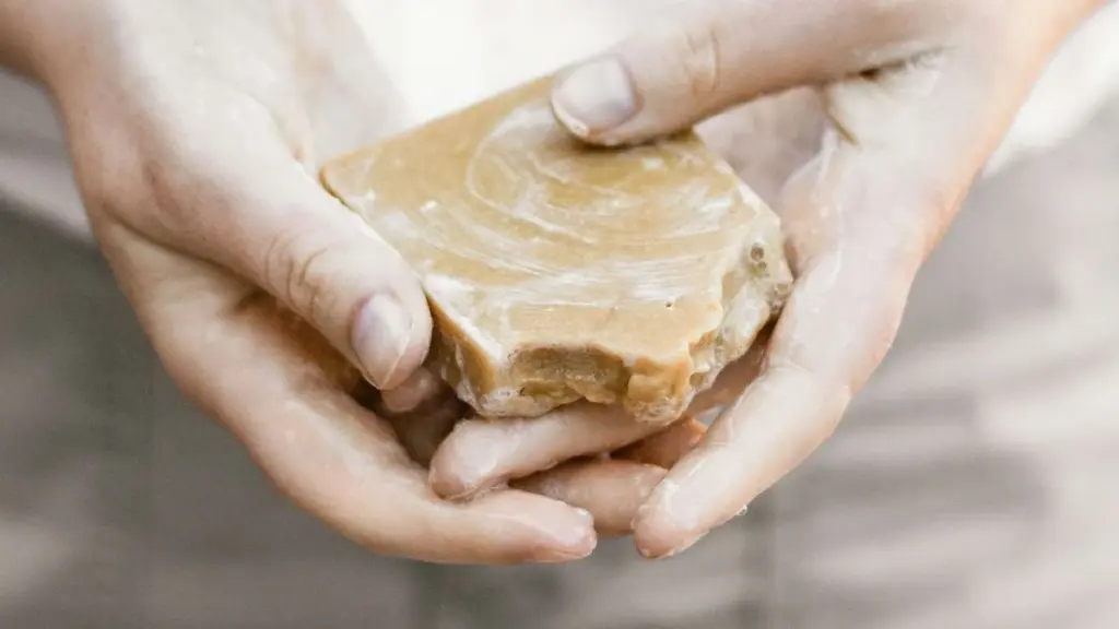 Dlaczego doświadczone gospodynie zawsze wkładają resztki mydła do siatki po czosnku