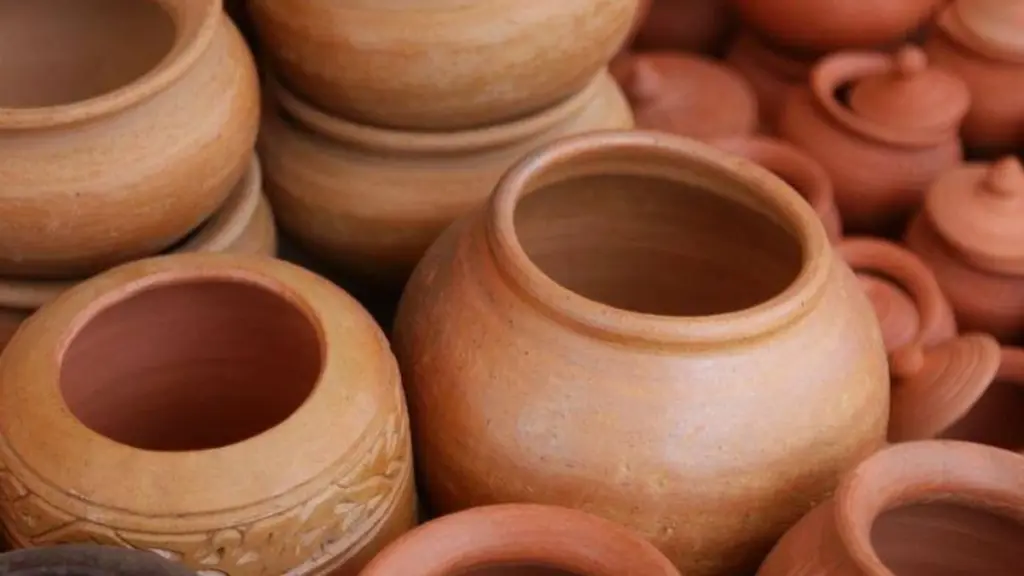 Dlaczego doświadczeni kucharze nigdy nie myją glinianych naczyń płynem