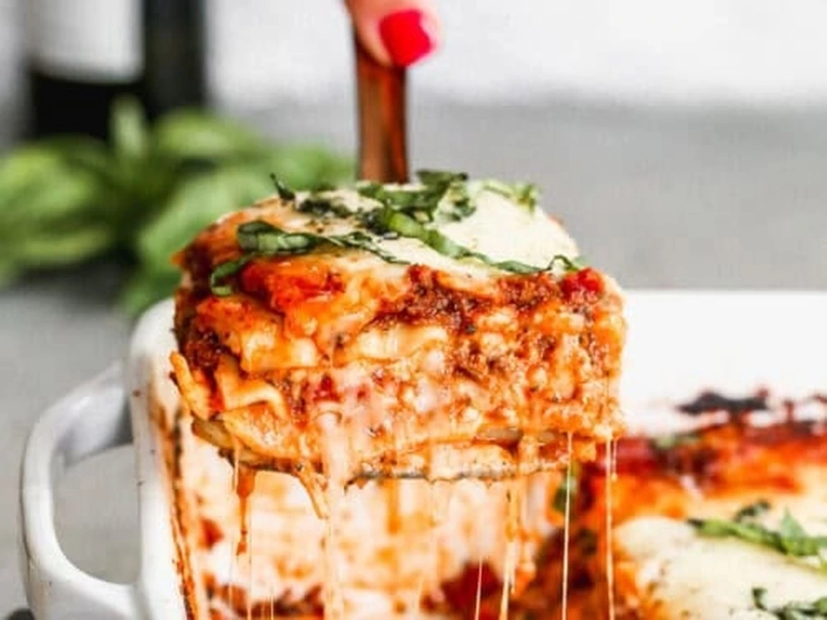 Dlaczego doświadczeni kucharze z Włoch nigdy nie mielą mięsa do zapiekanki - image 1