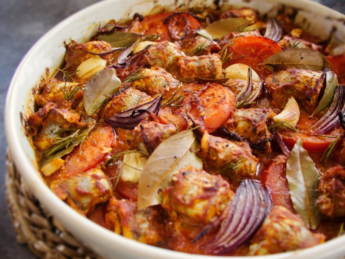 Dlaczego doświadczeni kucharze dodają łyżkę musztardy do pieczonych śledzi - image 1