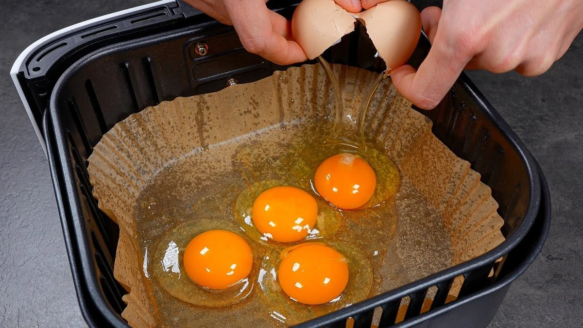 Dlaczego doświadczeni kucharze zawsze wkładają jajka do frytkownicy beztłuszczowej - image 1
