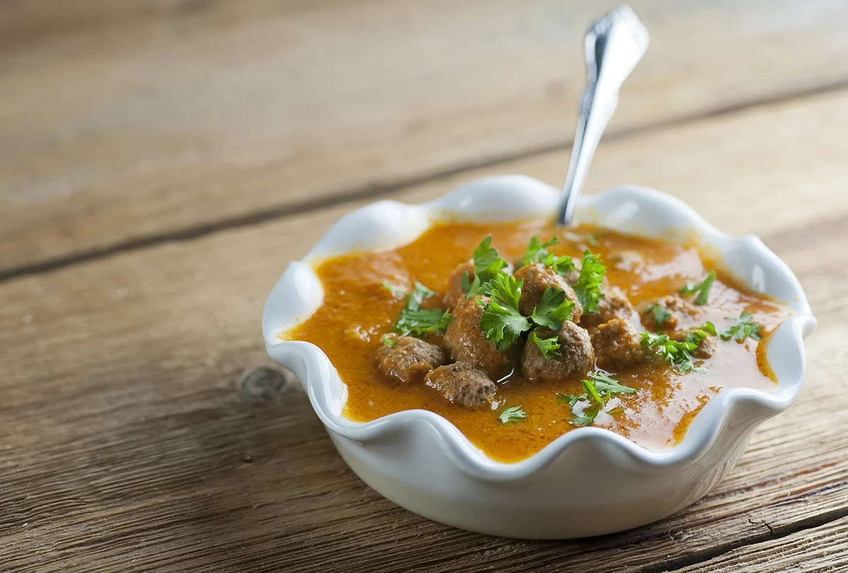 Dlaczego doświadczone gospodynie dodają serki topione do zupy z pulpecikami - image 1