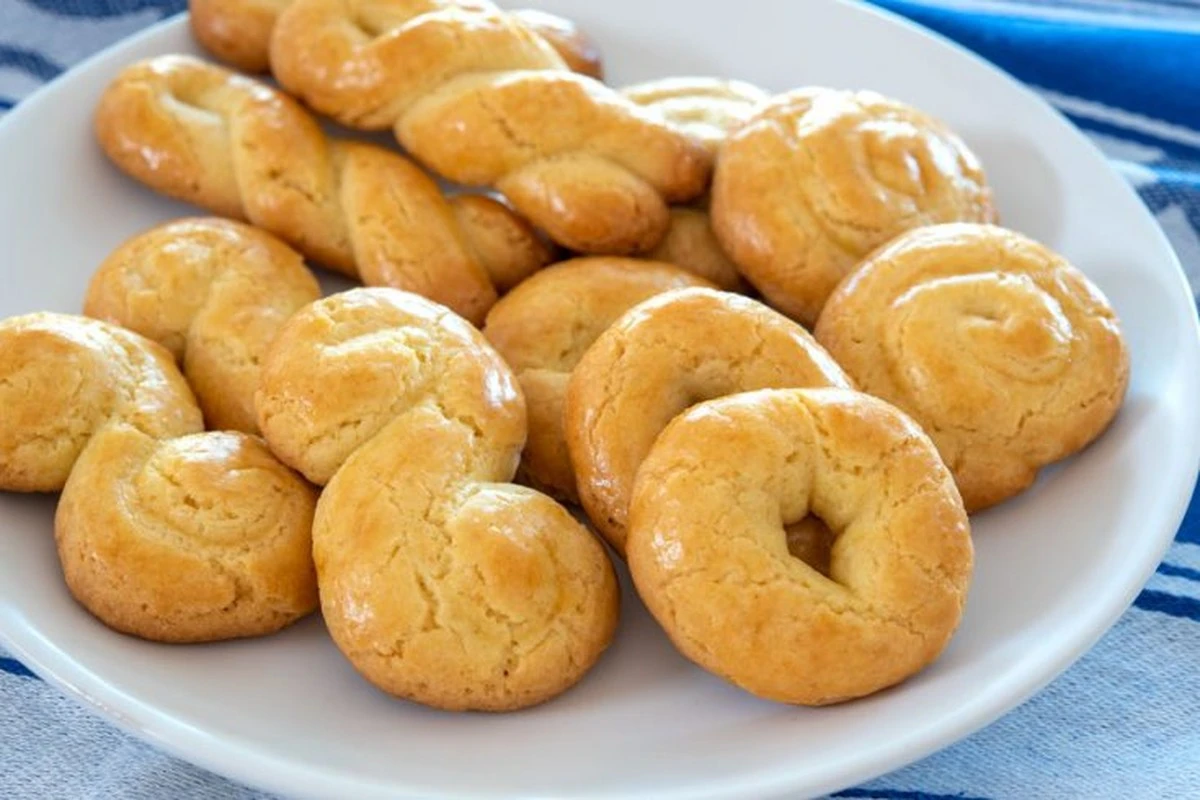 Dlaczego greckie piekarnie z tradycjami zawsze dodają moszcz winny do swoich kruchych ciasteczek - image 1