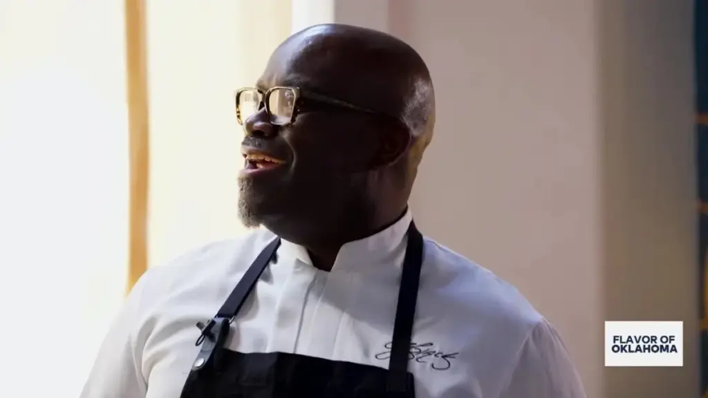 Dlaczego gwiazdor mikrofonu zamknął restaurację, by podawać drinki w foliowych workach