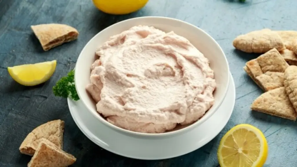 Dlaczego kucharze w Grecji zawsze wybierają biały taramas zamiast różowego