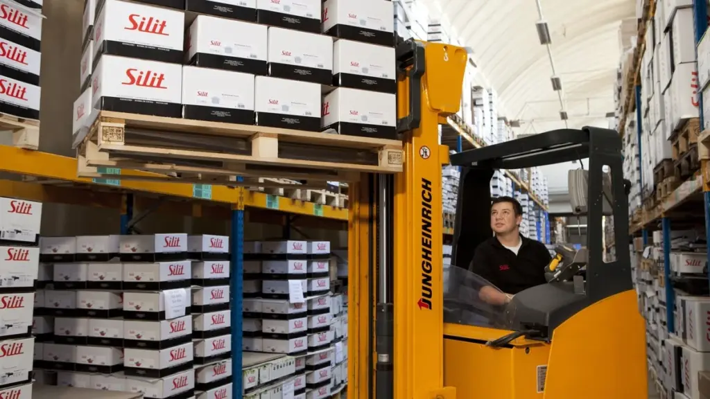 Dlaczego kultowa niemiecka marka naczyń przenosi całą produkcję do Azji