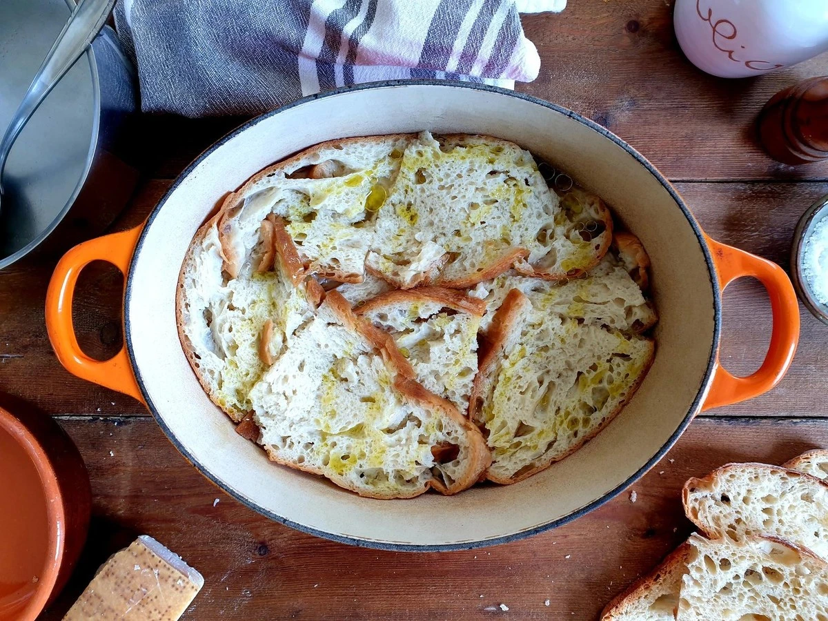 Dlaczego mieszkańcy Siedmiogrodu zawsze kładą kromkę chleba na talerzu z zupą - image 1