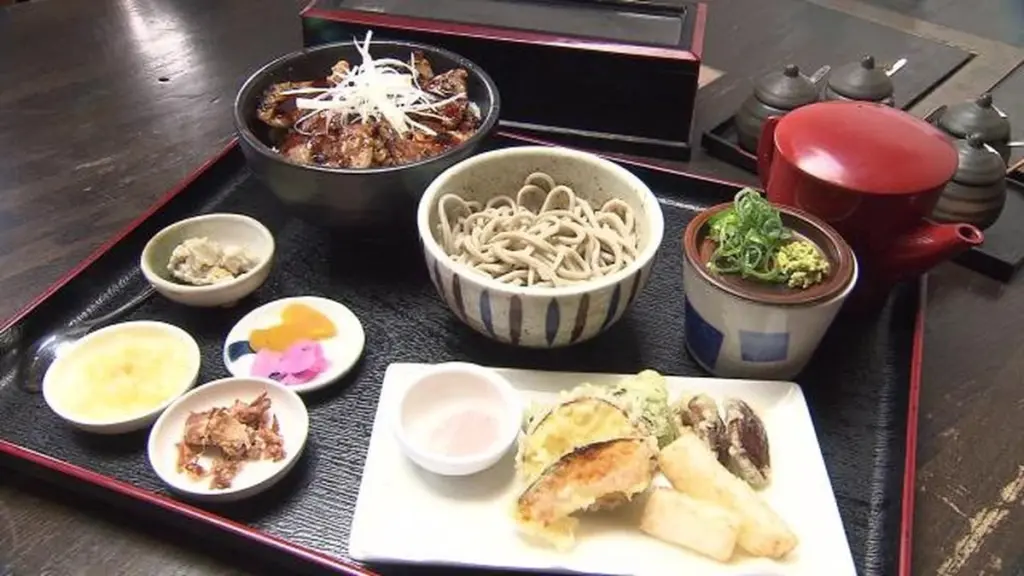 Dlaczego mistrzowie kuchni z Sapporo dodają brązowy cukier do marynaty przed pieczeniem wieprzowiny