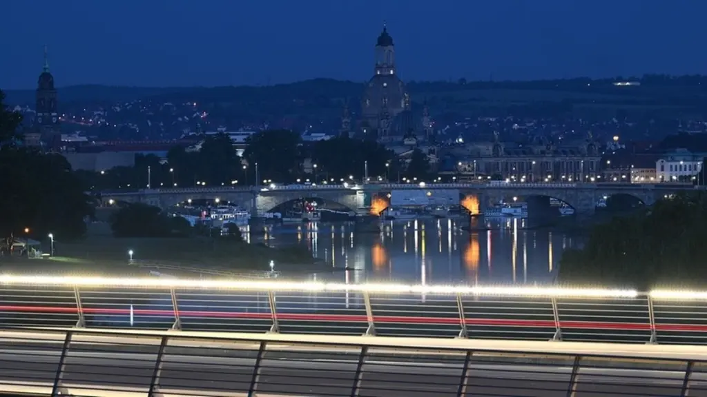 Dlaczego nowoczesne oświetlenie LED na mostach gaśnie szybciej niż stare żarówki