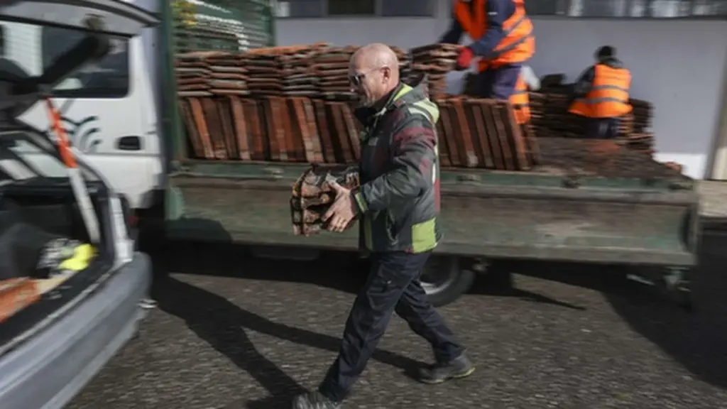 Dlaczego po nawałnicach inspektorzy sprawdzają ceny dachówek w sklepach