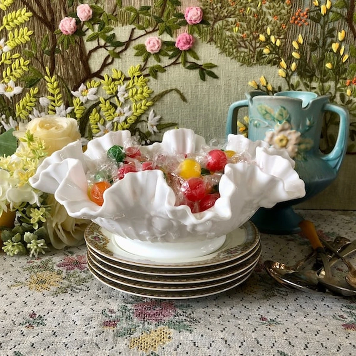 Dlaczego profesjonalne dekoratorki zawsze szukają płaskich szklanych mis przed wiosną - image 1