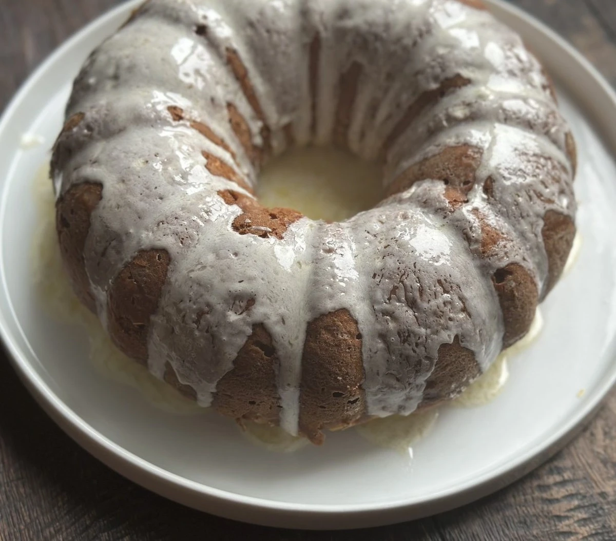 Dlaczego profesjonalni cukiernicy zawsze dodają łyżkę brandy do ciasta bananowego - image 1