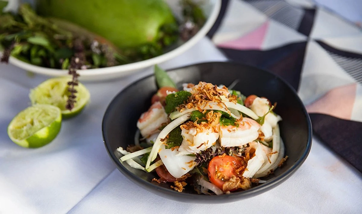 Dlaczego profesjonalni kucharze dodają do sałatki ośmiornicę zamiast tuńczyka - image 1