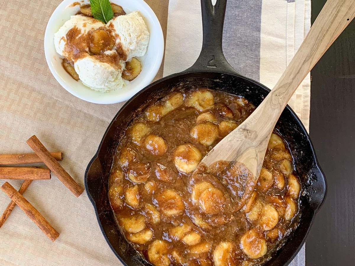 Dlaczego profesjonalni kucharze kładą liść bananowca na zardzewiałą patelnię - image 1