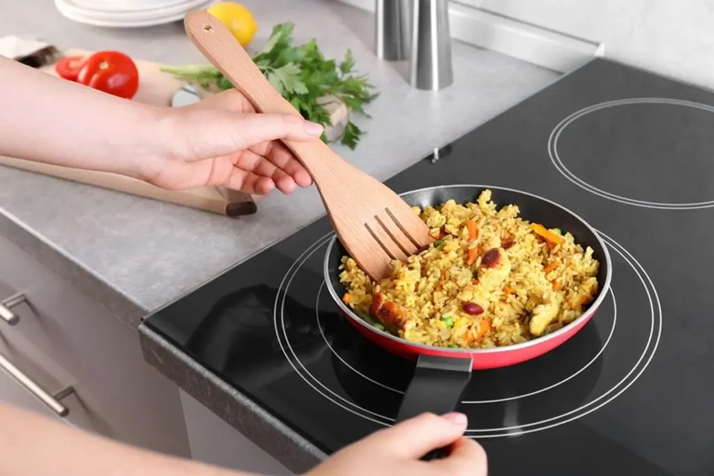 Dlaczego projektanci wnętrz przestali polecać tradycyjne płyty indukcyjne