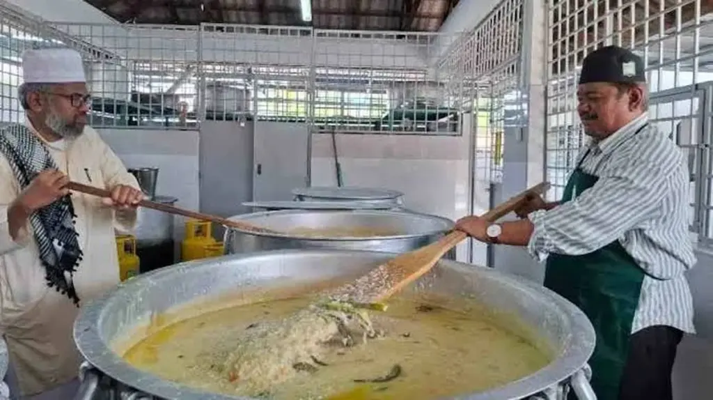 Dlaczego przed tym meczetem w Ipoh ustawiają się kolejki dłuższe niż po iPhone’a