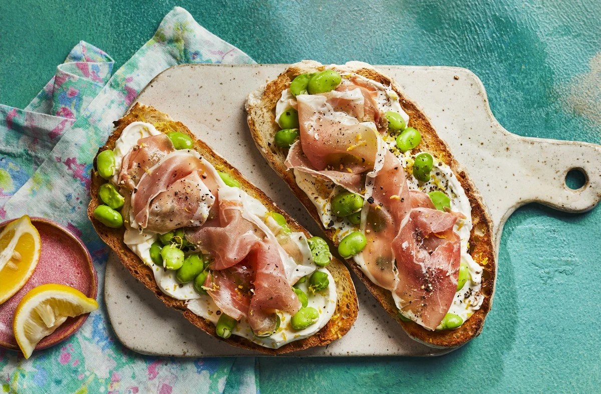 Dlaczego szefowie kuchni posypują szynkę serrano skórką cytryny zamiast oliwą - image 1