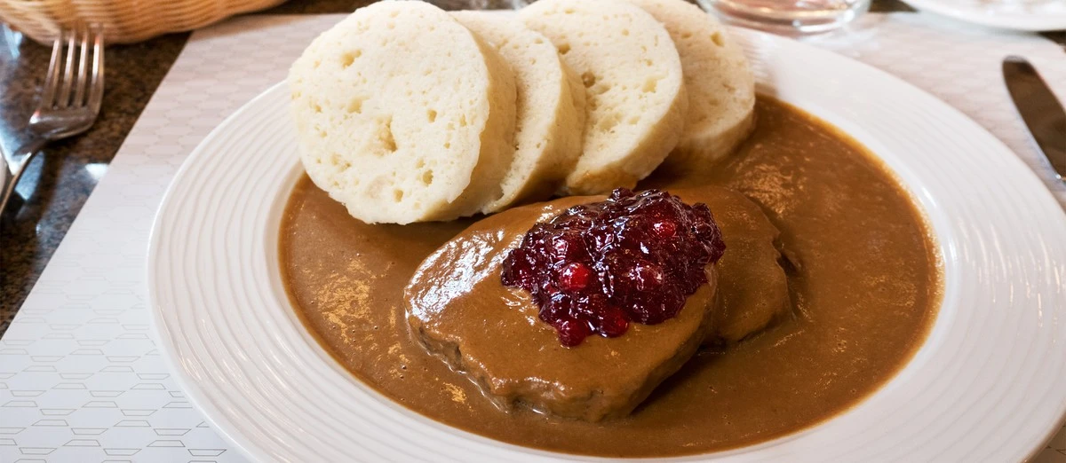 Dlaczego turyści zawsze zamawiają to jedno czeskie danie (i wcale nie chodzi o smażony ser) - image 1