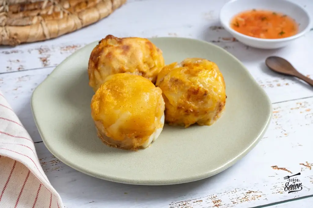 Dlaczego warto dodać odrobinę piwa do ciasta na ziemniaki: kolumbijski sposób na chrupiącą przekąskę