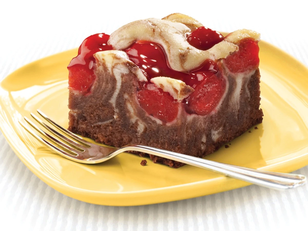 Dlaczego warto dodać szklankę jogurtu do brownie z wiśniami - image 1