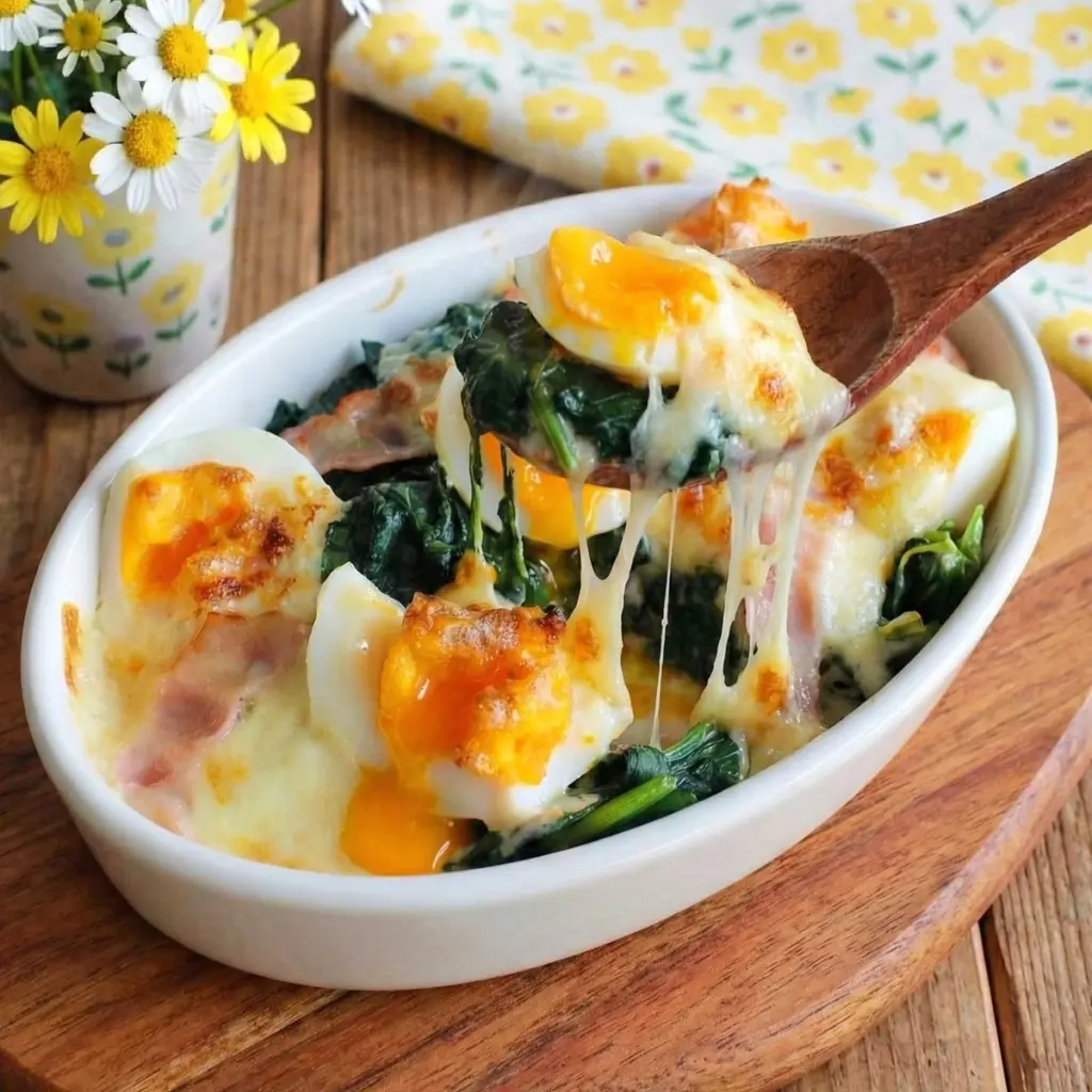 Dlaczego warto przestać gotować szpinak w wodzie i co zrobić z nim w mikrofalówce