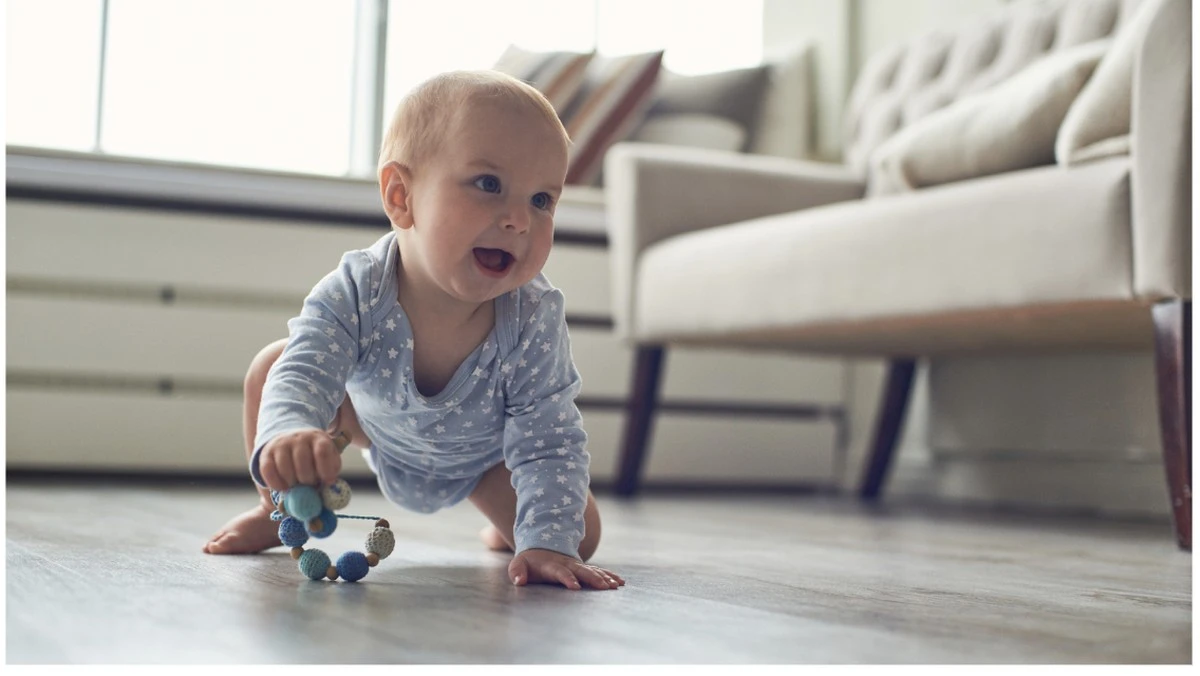 Dlaczego warto przetrzeć nową podłogę z PVC wilgotną szmatką zaraz po montażu - image 1