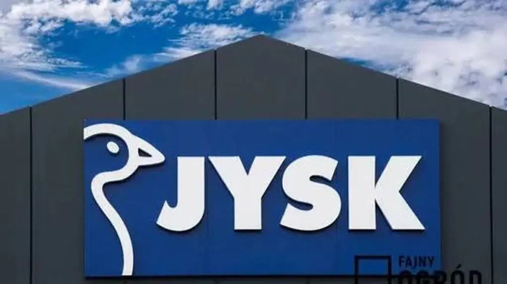 Dlaczego warto wrzucić kostkę lodu do suszarki z ręcznikami z JYSK