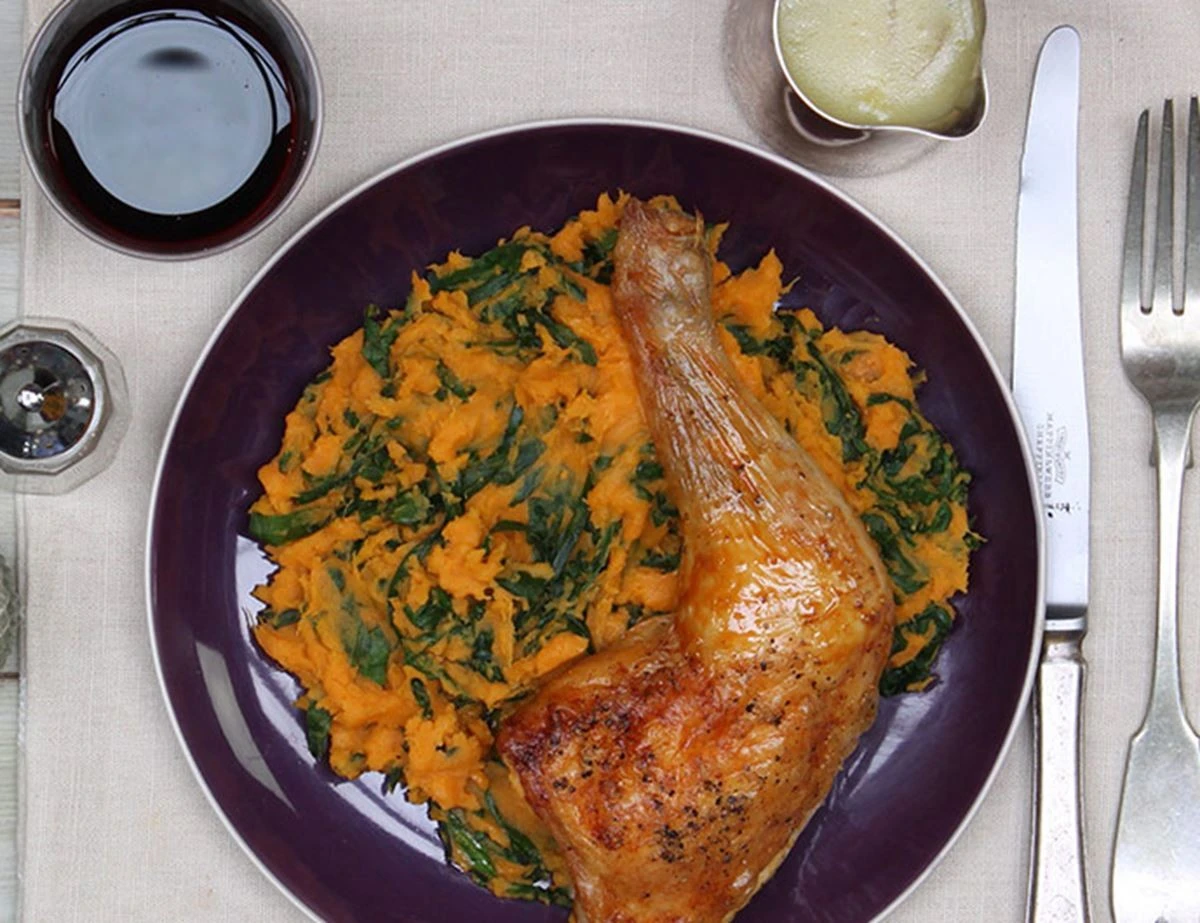 Dlaczego warto wrzucić bataty do piekarnika bez obierania - image 1