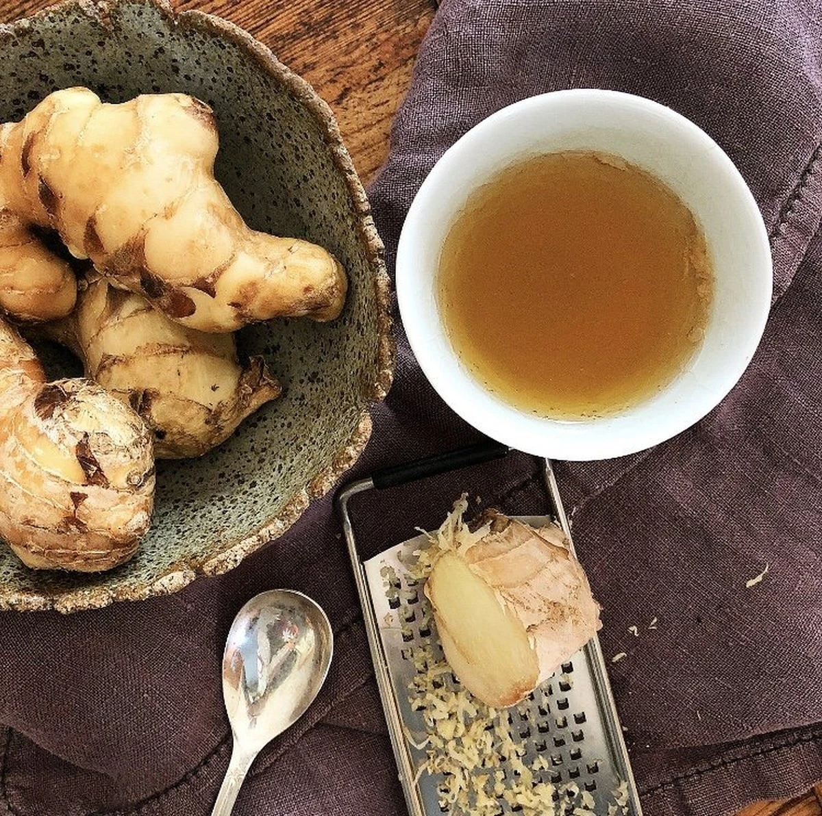 Dlaczego warto wrzucić zmieloną gorczycę do wody na trzy dni przed dużym obiadem - image 1