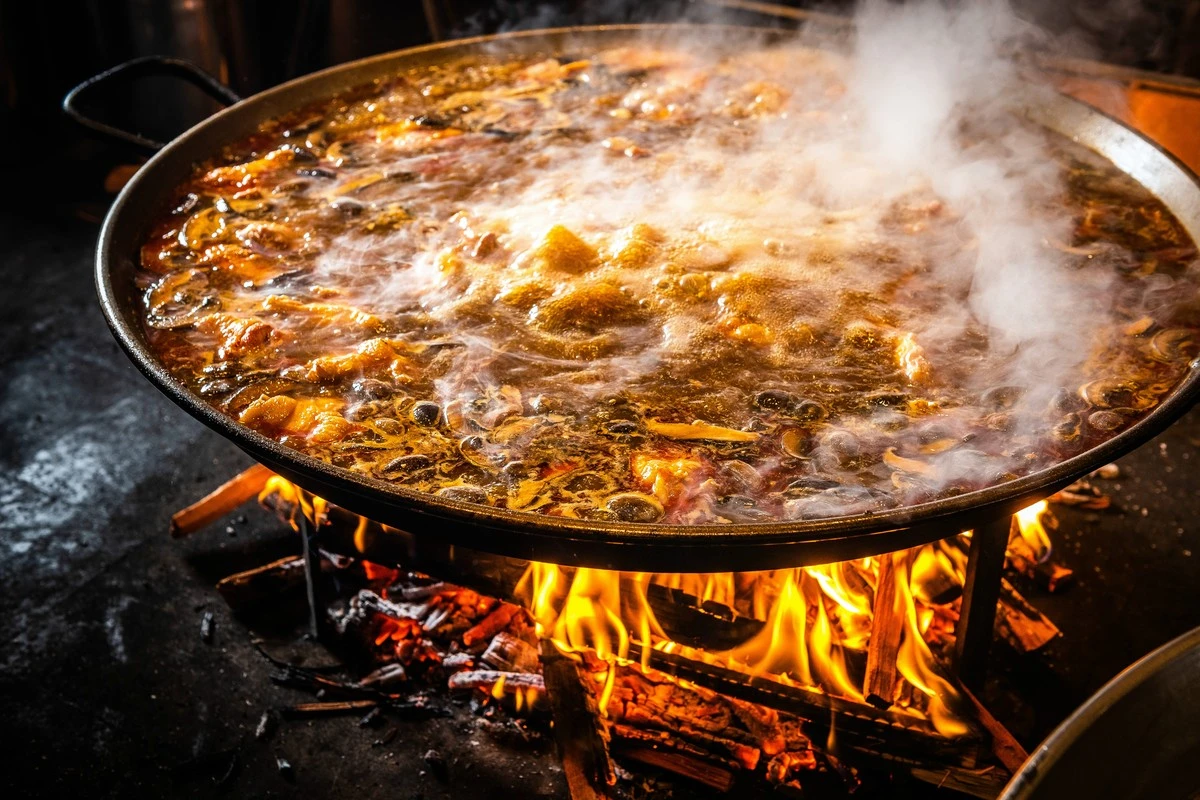Dlaczego woda do paelli gotuje się inaczej w Madrycie niż w Walencji - image 1