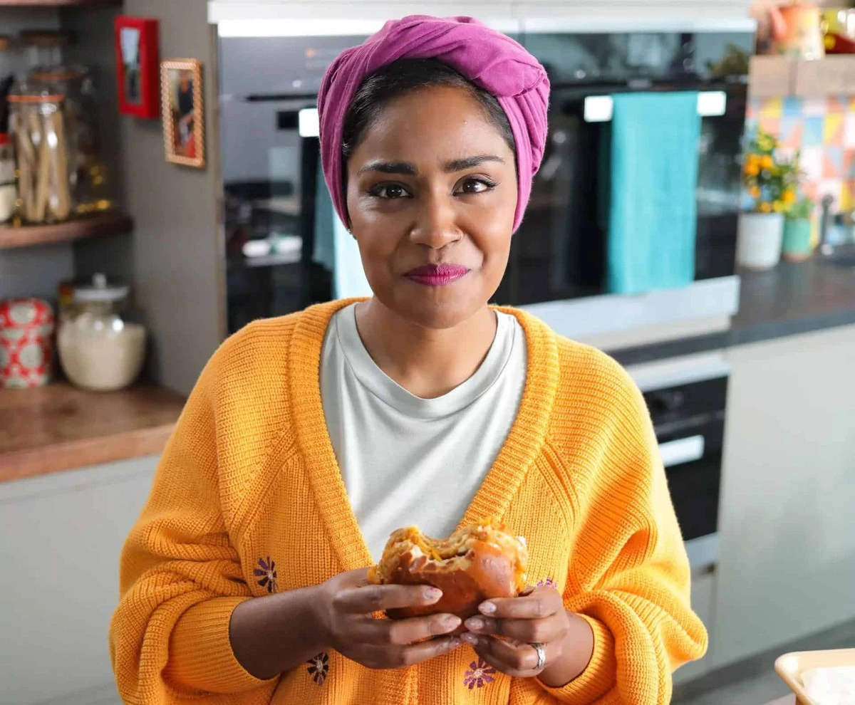 Nadiya Hussain przerywa milczenie: dlaczego płacą mi mniej niż „białej wersji mnie” - image 1