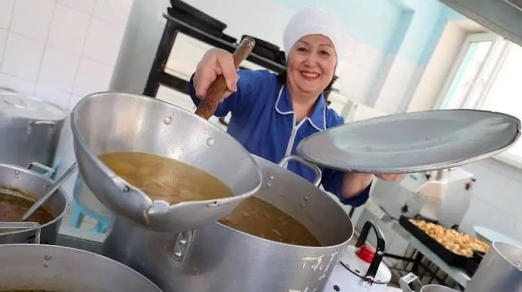 Chciałaby ją każda restauracja, ale ona od 30 lat karmi dzieci: sekret puszystego omletu Aislu