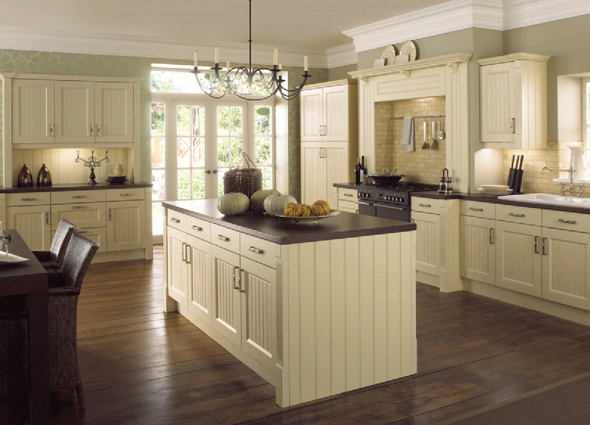 Dlaczego Carole Middleton zrezygnowała z modnej szałwii na rzecz tego koloru w kuchni - image 1