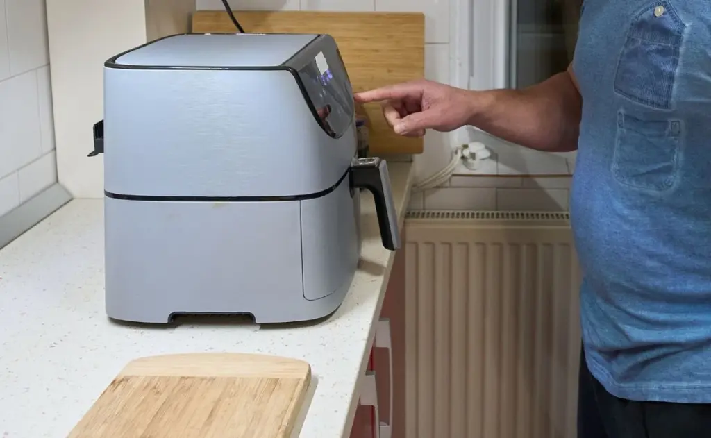 Dlaczego doświadczeni kucharze zawsze czyszczą grzałkę w airfryerze