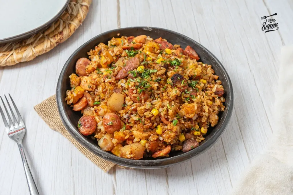 Dlaczego doświadczeni kucharze zawsze dodają do ryżu smażonego banana