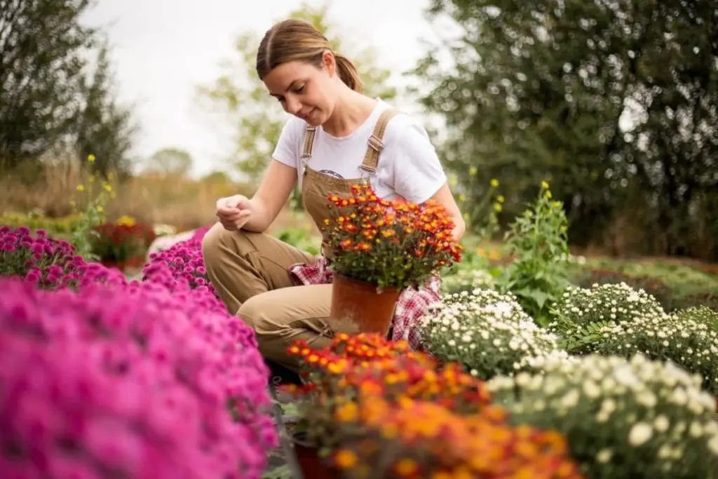 Dlaczego doświadczeni ogrodnicy wysiewają te 7 kwiatów właśnie w marcu
