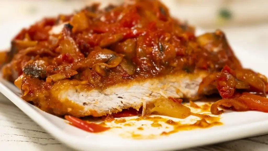 Dlaczego doświadczone gospodynie dodają kawałki ananasa do tradycyjnego schabu