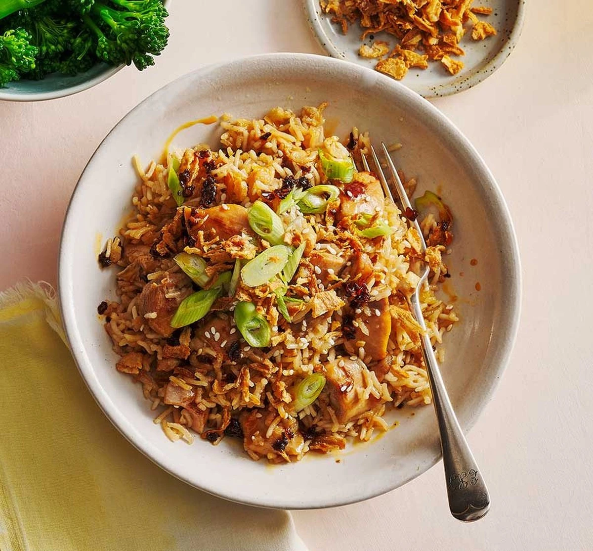 Dlaczego doświadczeni kucharze zawsze gotują ryż w wywarze z imbirem i trawą cytrynową - image 1