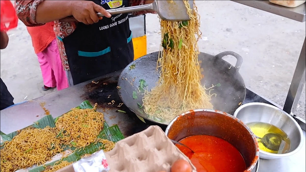 Dlaczego doświadczeni szefowie kuchni porzucili restauracje dla małej budki przy LRT Pancoran - image 1