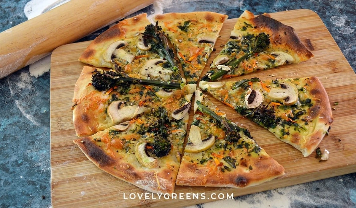 Dlaczego doświadczeni kucharze kładą czosnek niedźwiedzi na pizzę dopiero po upieczeniu - image 1