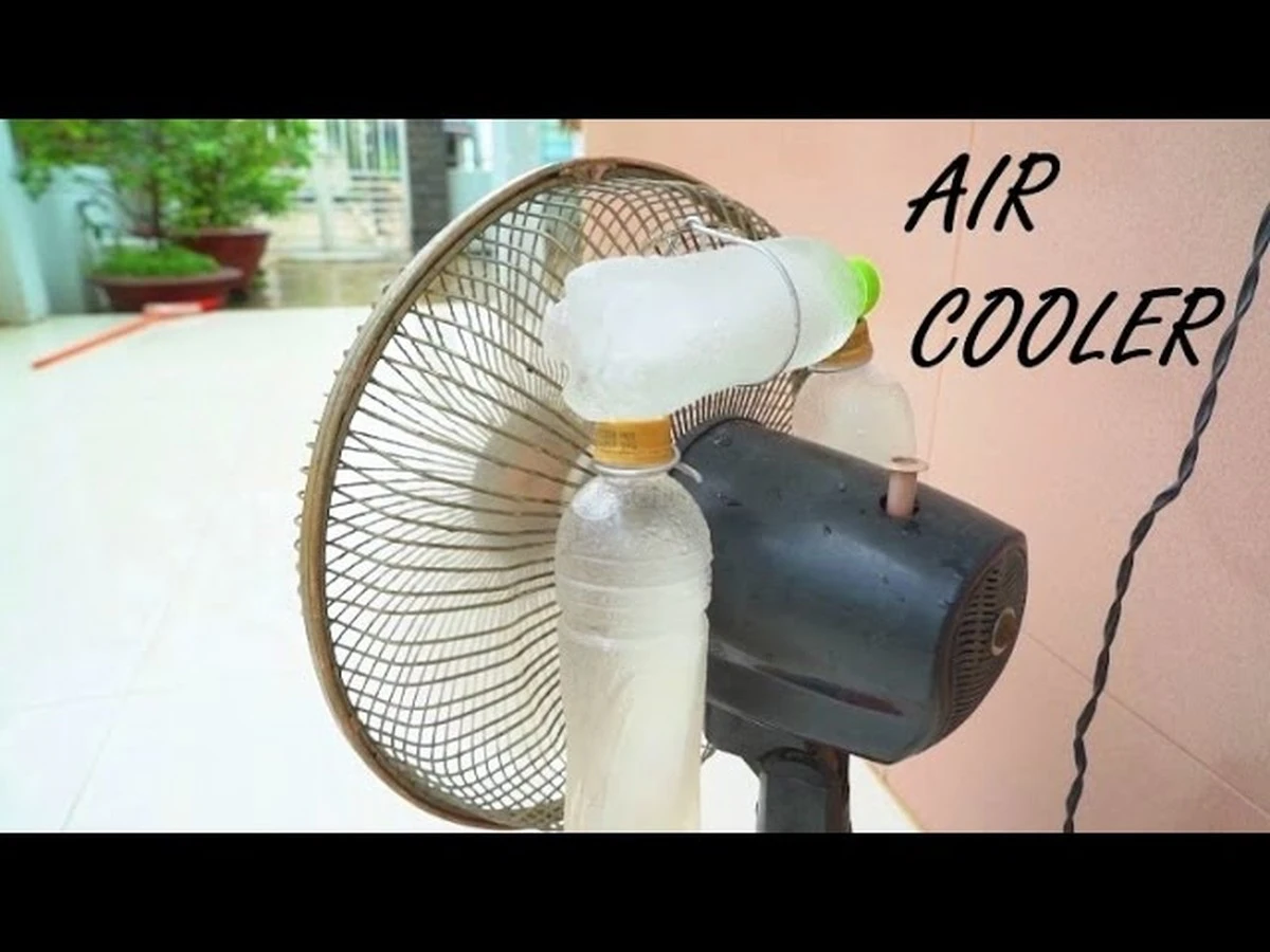 Dlaczego doświadczeni domownicy stawiają dwie butelki z wodą przed wentylatorem - image 1