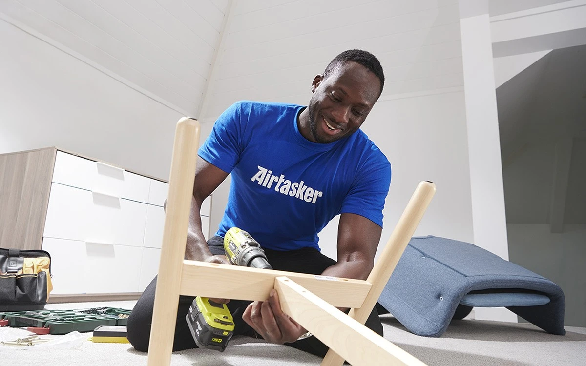 Dlaczego finansista rzucił pracę w biurze, by składać meble z paczek - image 1