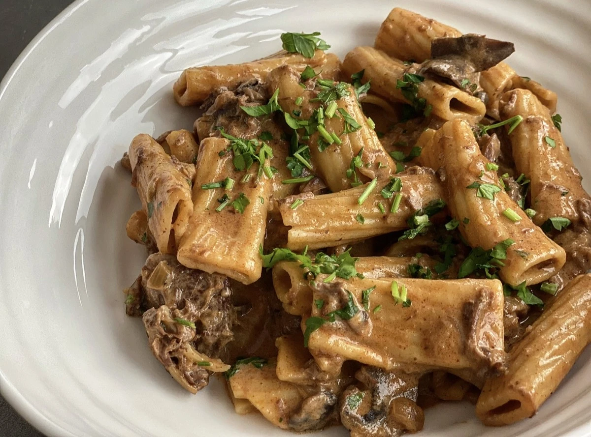 Dlaczego greccy szefowie kuchni zawsze gotują makaron bezpośrednio w sosie mięsnym - image 1