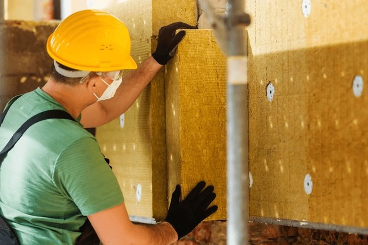 Dlaczego izolacja ścian i kotły na pellet zniknęły z listy dotacji państwowych - image 1