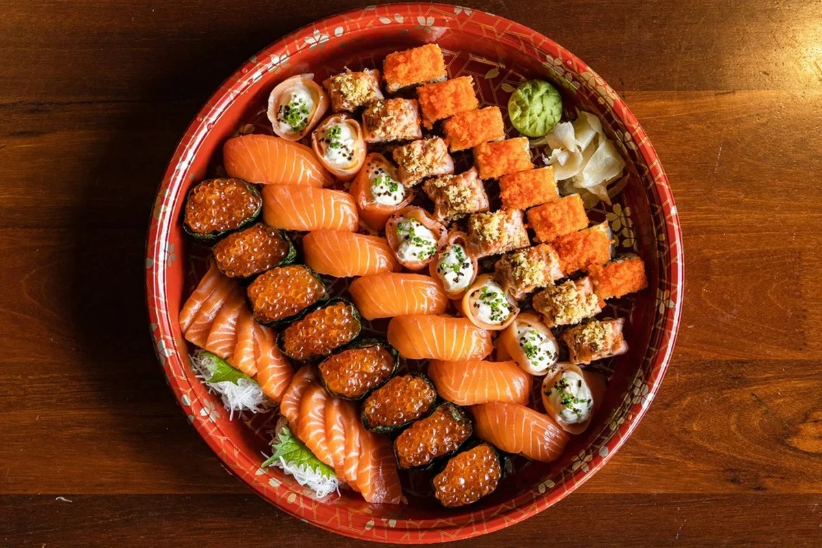Dlaczego japońscy smakosze zamawiają sushi po trzy sztuki naraz - image 1