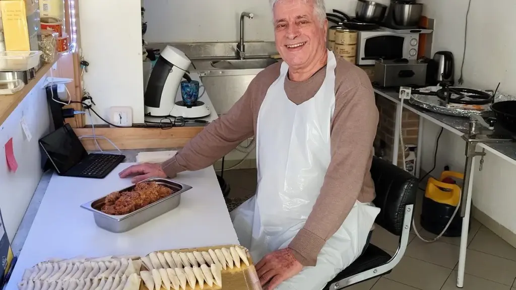 Dlaczego kucharz z Reunion dodaje konfitowaną kaczkę do chrupiących pierożków