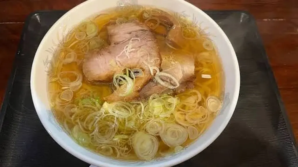 Dlaczego kucharz z luksusowego hotelu serwuje teraz ramen w bocznej uliczce